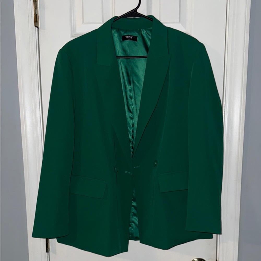 Women’s Emerald Green Structured Blazer with Classic Lapels
